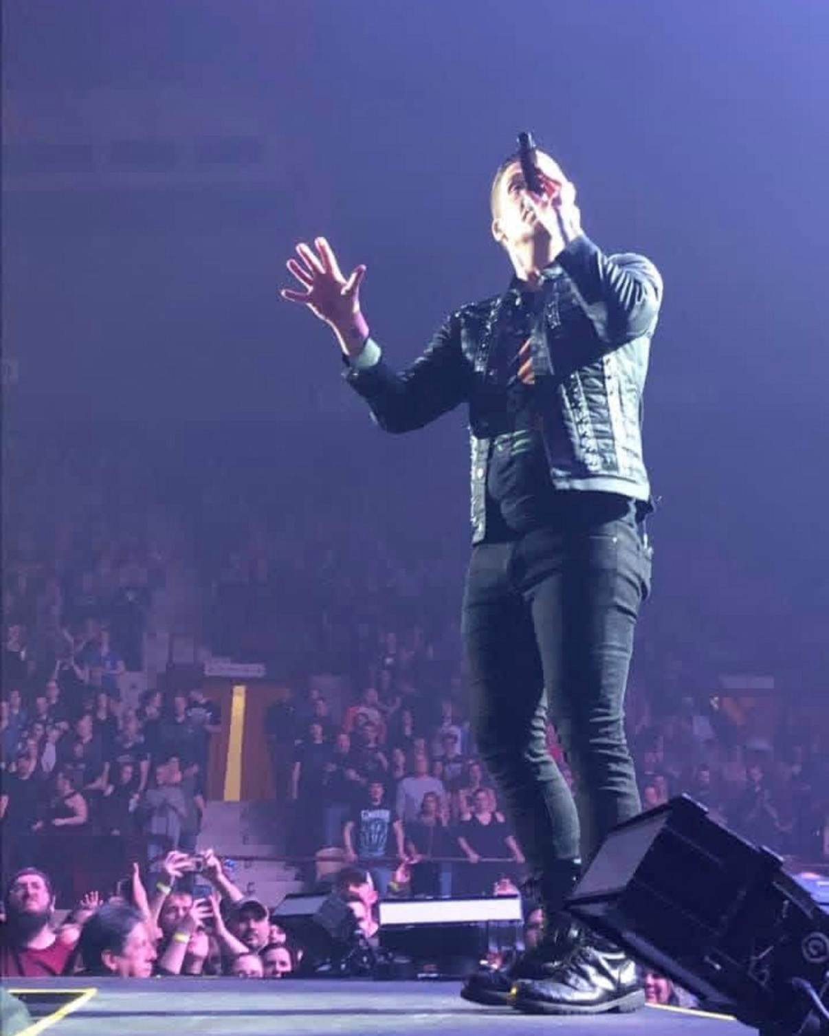 Brent singing